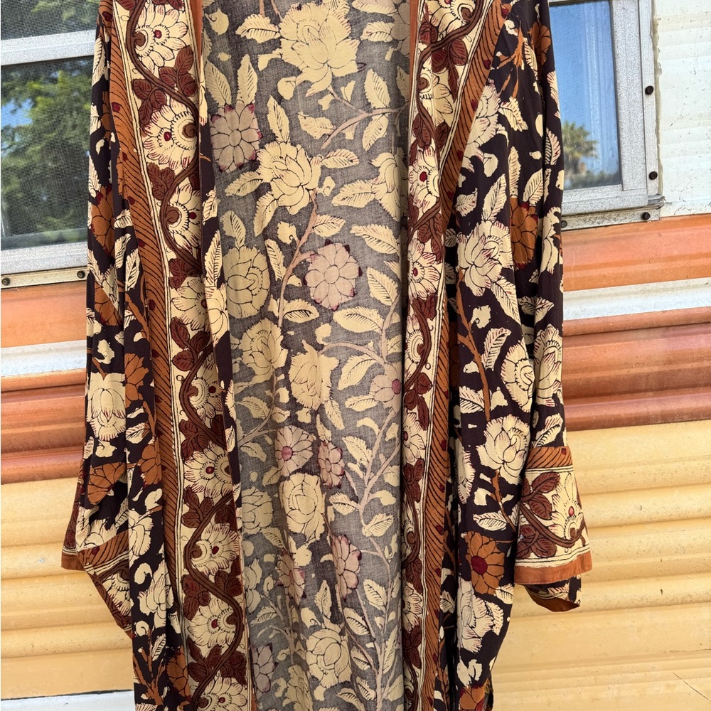 Soft Surroundings Floral Kimono style Cape - Black, Brown, Cream #kimono
